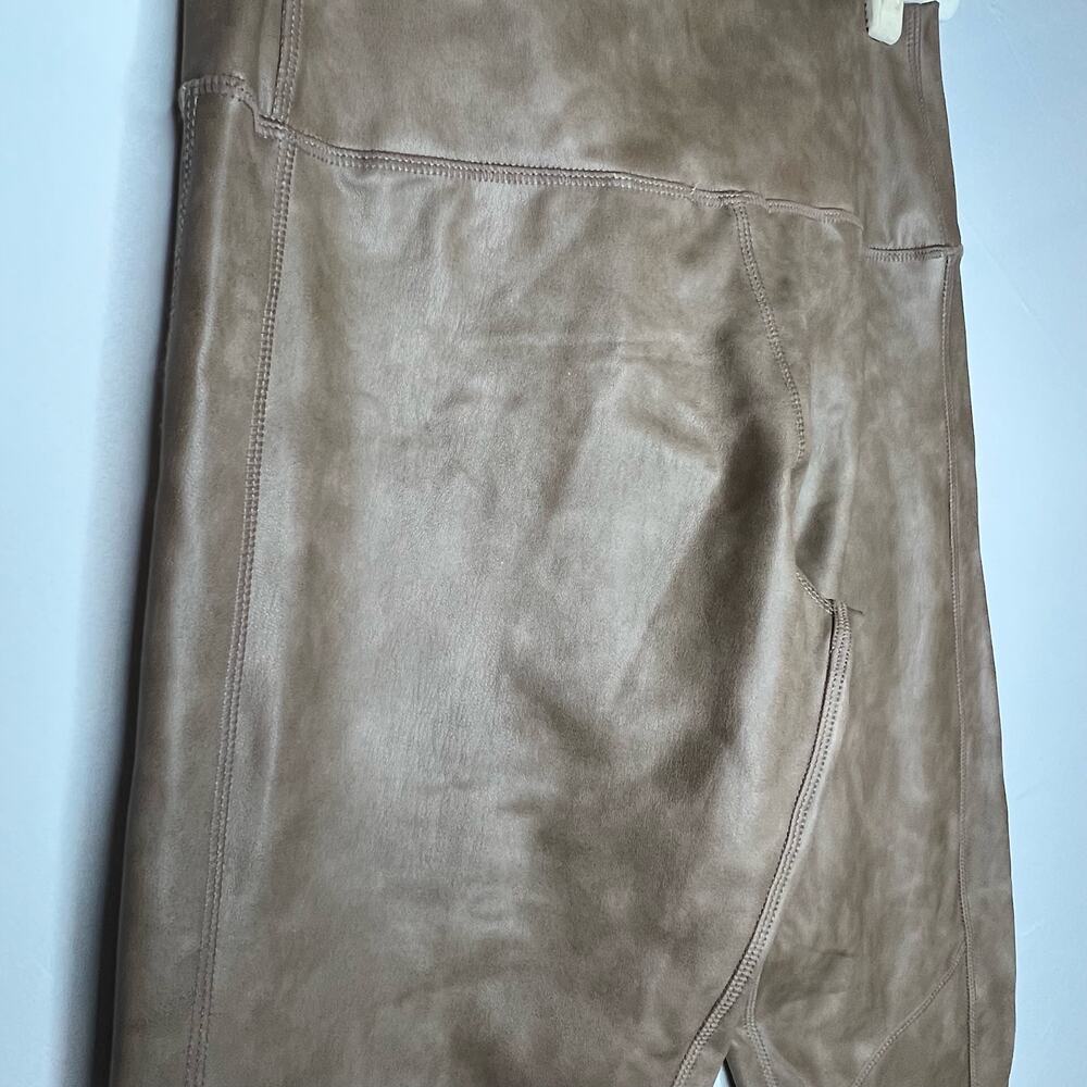 NWT 7 For All Mankind Tan Faux Leather Moto Pants Size Large - Picture 4 of 8